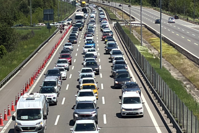 Bolu geçişinde trafik durma noktasına geldi