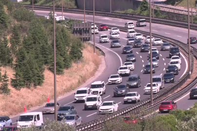 İstanbul istikametinde trafik durdu! Kocaeli'de yoğunluk var