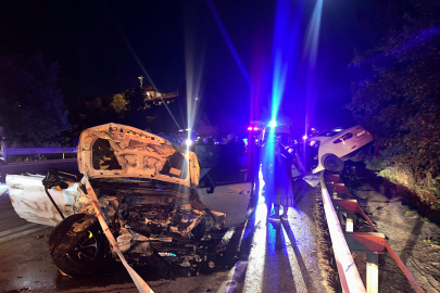 Katliam gibi kaza: 4 araç birbirine girdi, 3 ölü, 6 yaralı!