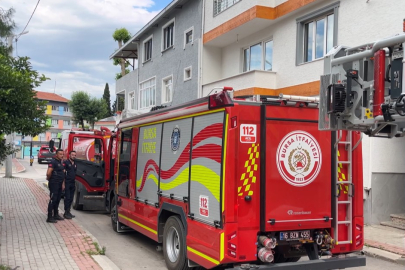 Bursa'da apartmanda tinerli bezler yandı: 1 kişi dumandan etkilendi