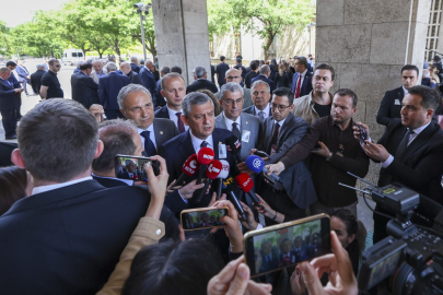 Özgür Özel’den kurultay açıklaması: “Partinin tarafında olma tutumu”
