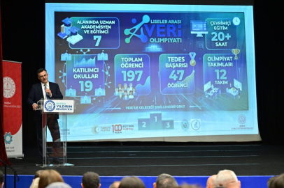 Bursa'da genç veri bilimciler yarıştı: Liselerarası veri olimpiyatı’nda ödüller sahiplerini buldu!