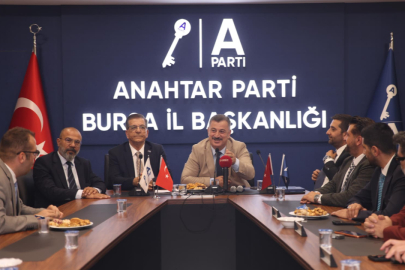 Bursa siyasetinde hareketlilik: Cömert, 'Çözümün Adresi' diyerek Anahtar Parti’ye geçti