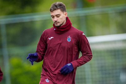 Trabzonspor, Ernest Muçi ile 3+1 yıllık sözleşme imzaladı