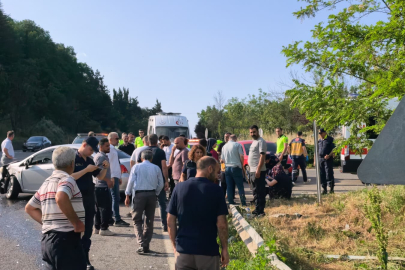 Bursa'da iki otomobil çarpıştı: 6 yaralı
