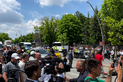 Ankara'da CHP toplantısı öncesi arbede