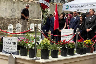 Özgür Özel ve Mansur Yavaş Manisa'da Ferdi Zeyrek'i andı