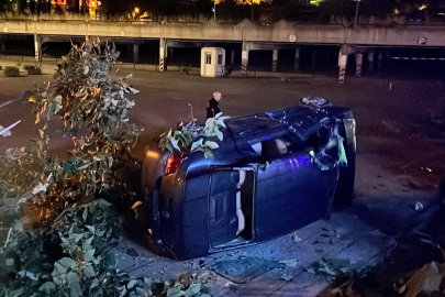 Aracı sıkıştırıp takla attırdı! Arkasına bakmadan kaçtı