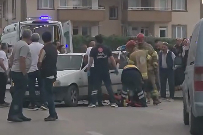 Bursa'da minibüs ile otomobil çarpıştı! Çok sayıda yaralı var...
