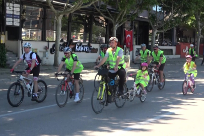 Bursa’da sağlıklı yaşam için pedal çevirdiler: Yeşilay Bisiklet Turu’na yoğun katılım!