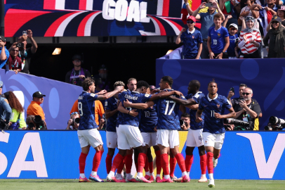 Fransa, Senegal'i Mbappe ile devirdi: Horozlar kazandı