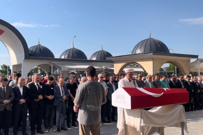 Kürsüde kalp krizi geçiren savcı Bursa'da defnedildi
