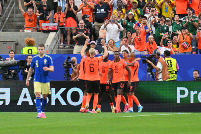 Hollanda'dan gol yağmuru! İsveç'i dağıtıp liderliğe yükseldi