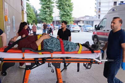 Kiraz toplamak için çıktığı ağaçtan düşerek yaralandı