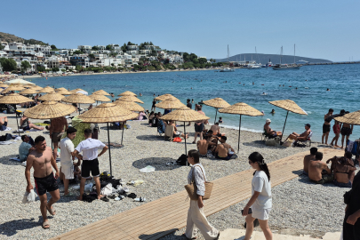 Bodrum'da sahillerde iğne atsan yere düşmüyor!