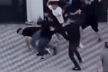 Bursa’da sokağa taşan kavga: Kemer ve ıstakalar uçtu!
