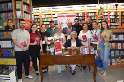 Nezahat Aras’ın ilk kitabı okuyucusuyla buluştu