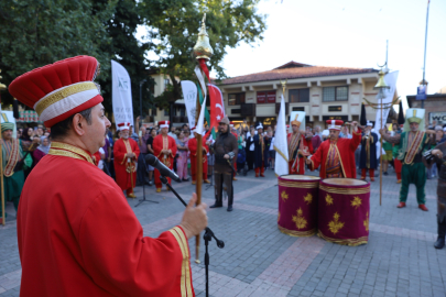Bursa’da 700. yıl coşkusu: Tarihi parkta mehter yankılandı