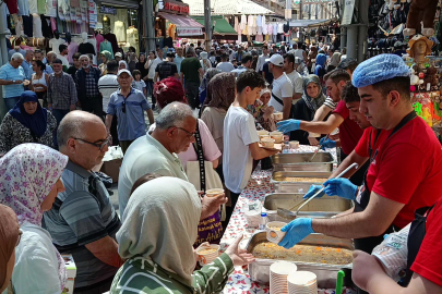 Tuzpazarı’nda 30 yıllık gelenek: 5 bin kişilik aşure ikramı