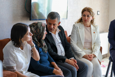 Özgür Özel Gülistan Doku'nun ailesiyle buluştu