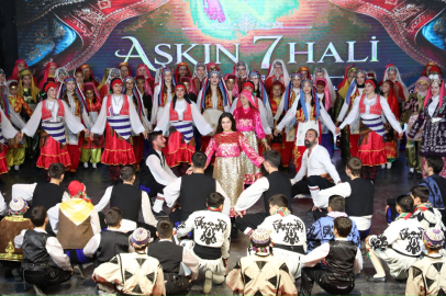 İnegöl'de 15. yıla özel muhteşem gece: 200 dansçı sahnedeydi