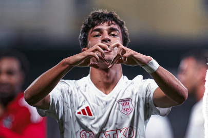 Bursaspor'a milli sağ bek: Hüseyin Maldar resmen timsah!