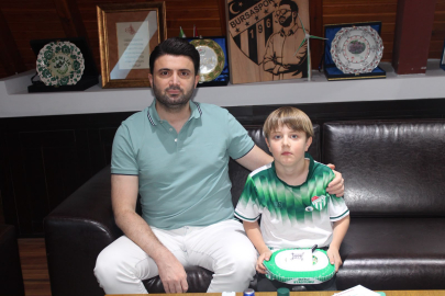 Bursaspor camiası DMD hastası Yağız Efe için tek yürek oldu