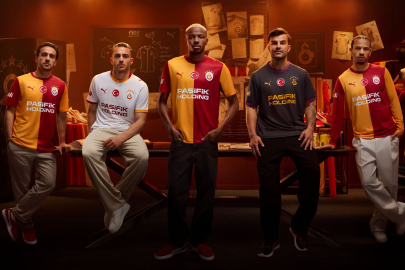 Galatasaray yeni sezon formalarını tanıttı: 5 yıldız detayı dikkat çekti