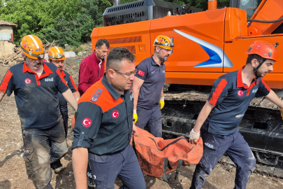 Kaçak kazıda acı son: 18 saatlik çalışmanın ardından cansız bedenine ulaşıldı!