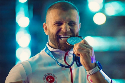 Türkiye Kick Boks Şampiyonası'nda ilginç olay: Kadir Yıldırım maç yapmadan zirvede