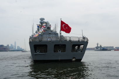 TCG Oruçreis ABD'de Türkiye'yi temsil ediyor