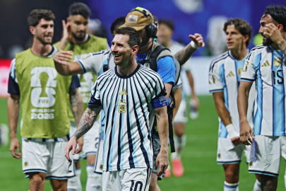 Arjantin'den inanılmaz geri dönüş! Messi tarih yazdı