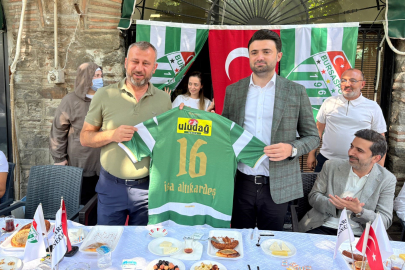Enes Çelik'ten çarşı esnafına: "Bursa'yı seven takımını da sever"