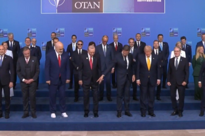 NATO Zirvesi'nde beyaz ayakkabı detayı dikkat çekti