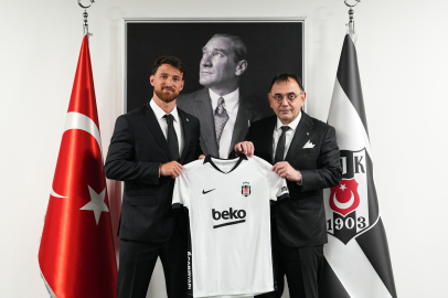 Beşiktaş, Salih Özcan ile 3+1 yıllık sözleşme imzaladı