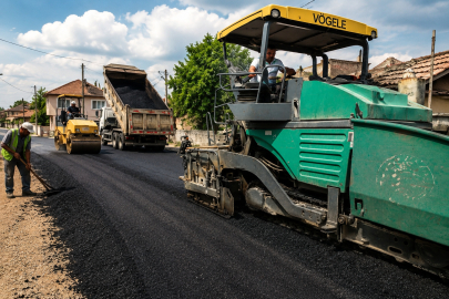 Büyükşehir'den Karacabey'de yol seferberliği
