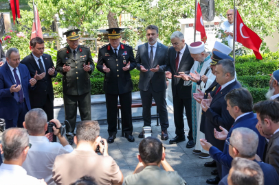 Bursa'da 15 Temmuz programı şehitleri anarak başladı