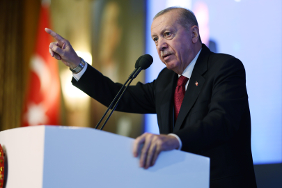 Cumhurbaşkanı: "Ruhlarını bir dolara satan FETÖ'cüler fırsat kolluyor"