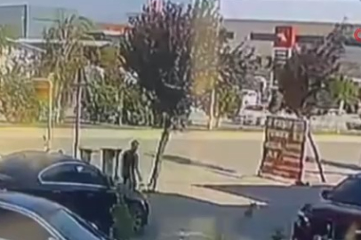 İnegöl'de motosiklet hafif ticari araca arkadan çarptı: O anlar kamerada