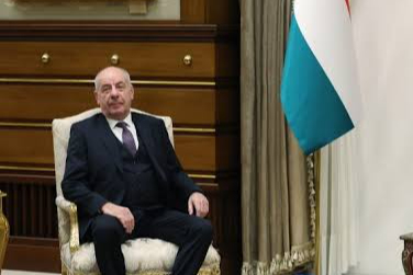 Macaristan Cumhurbaşkanı Sulyok, görevine son veren anayasa değişikliğini imzaladı