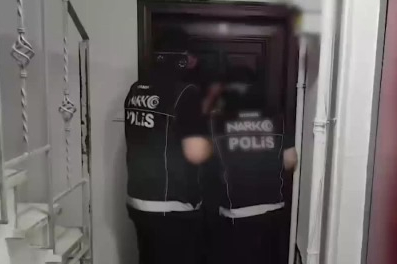 Moğolistan tarafından kırmızı bültenle aranan uyuşturucu kaçakçısı İstanbul'da yakalandı