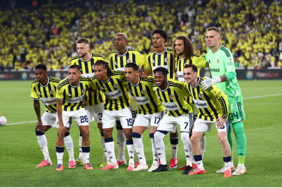 Kadıköy'de yeni dönem görkemli şovla başladı!