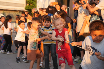 Yıldırım’da mahalle şenliği coşkusu: Minikler doyasıya eğlendi!