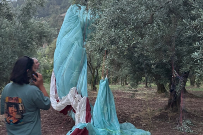 Gürle Dağı'nda rüzgâr rotayı şaşırdı: Zeytinliğe zorunlu iniş!