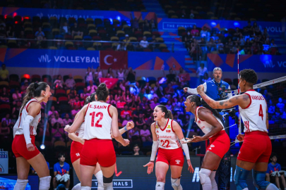 Sultanlar durdurulamıyor: Türkiye VNL’de yarı finale yükseldi!