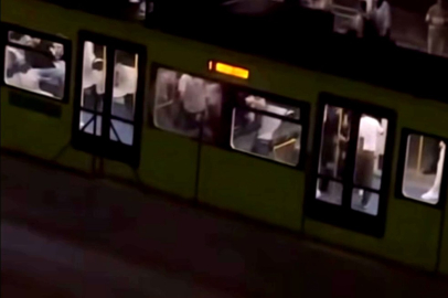 Bursa'da metro istasyonunda kavga: Seferler kısa süreli durdu