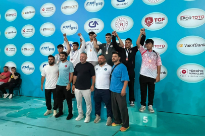 Bursa Büyükşehir Belediyespor güreşte zirveye çıktı