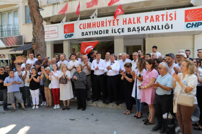 Bayındır'da CHP'den toplu istifa: Belediye Başkanı Sakarsu ve partililer Yeni Parti'ye katıldı