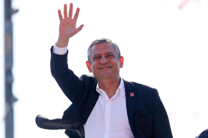 Özgür Özel’den "Yeni Parti" için bağış çağrısı: "Millet kurdu, millet büyütecek"