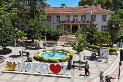 Eski belediye binası gençlik merkezi oluyor!